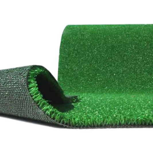 Rotoli di prato sintetico monocolore alta resistenza.