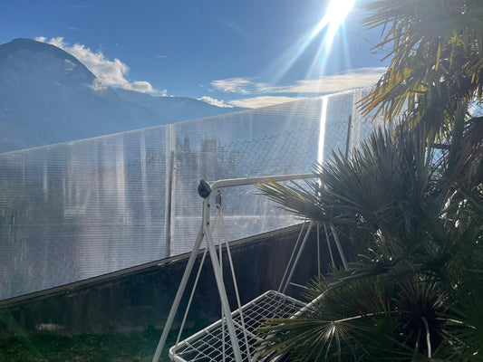 Paravento in policarbonato su misura: il progetto di Vera per protezione e privacy all’aperto