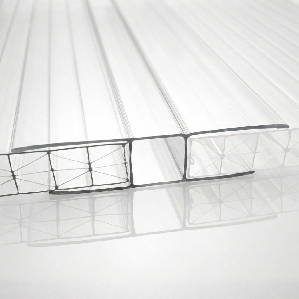 Dettaglio profilo di giunzione per lastre in policarbonato