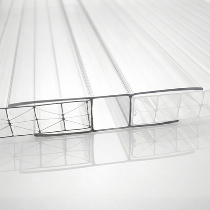 Dettaglio profilo di giunzione per lastre in policarbonato